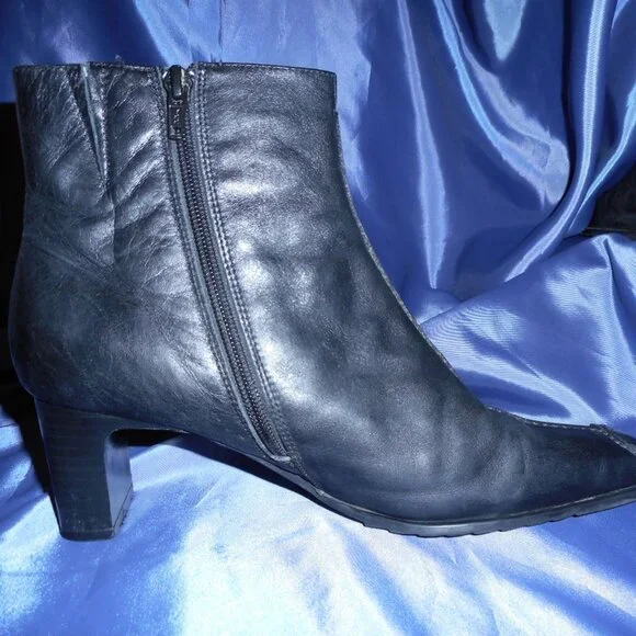 Infinity Booties - Picture 2 of 8